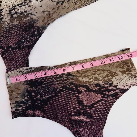 NWT FASHION NOVA Serpent Queendom Cut Out Bodysuit - Picture 2 of 5